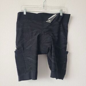 Adidas The Gravel Cycling Shorts Tights
Chamois Black HY6191 Men's Size XS
$180